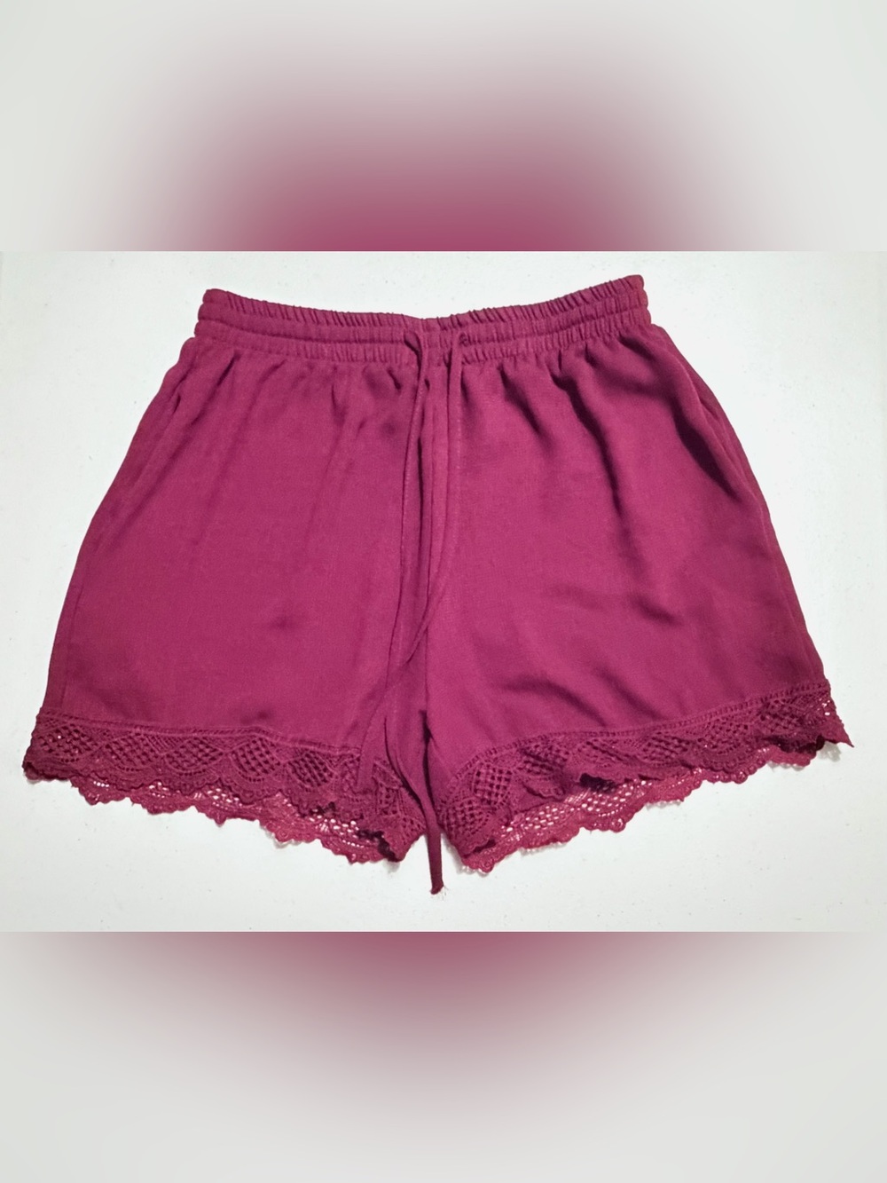 ✨3/$20 NWOT Knit Lace Trim Elastic Waist Shorts LG✨
